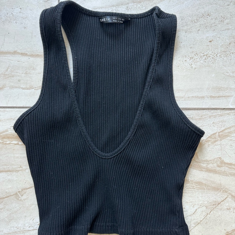 SHEIN Classic Black Ribbed Tank Top